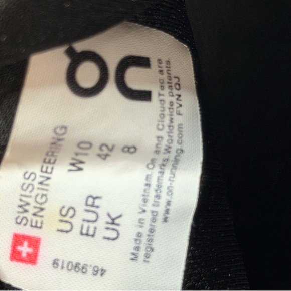 On Running Men's White and Black Athletic Shoes - Picture 4 of 4